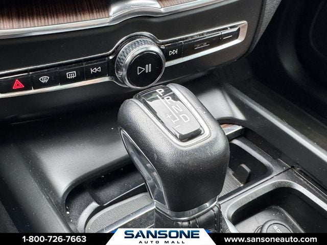 2021 Volvo XC60 T5 Momentum