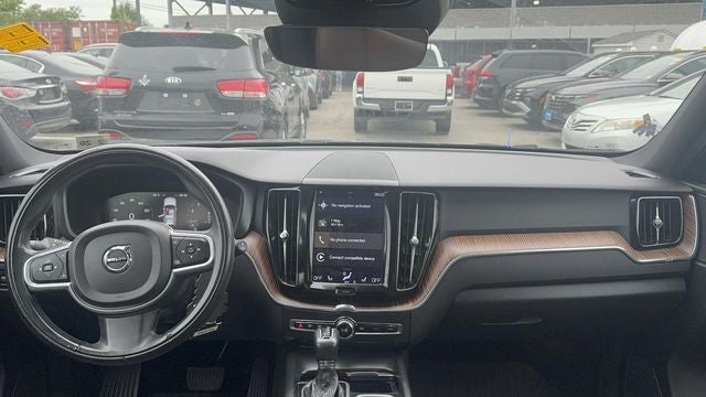 2021 Volvo XC60 T5 Momentum