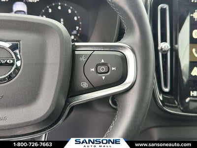 2022 Volvo XC40 R-Design