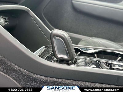 2022 Volvo XC40 R-Design