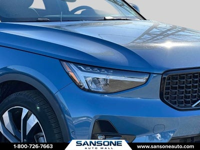 2024 Volvo XC40 B5 Plus Dark Theme